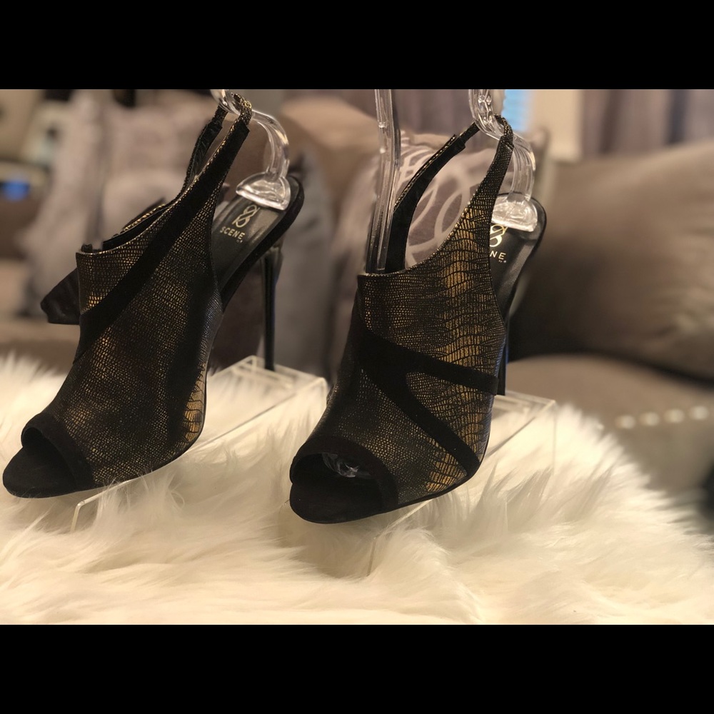 SCENE Marvela| Black & Gold Peep toe Stiletto